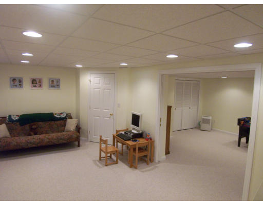 18 Forest Road Foxboro, MA 02035 - Photo 27 of 30 Gallery Image 27