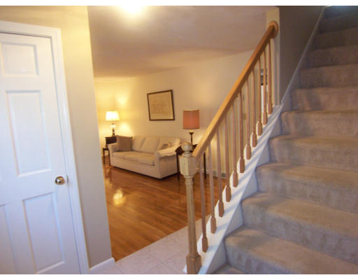 18 Forest Road Foxboro, MA 02035 - Photo 5 of 30 Gallery Image 5