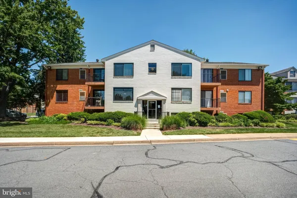 $280,000 | 125 Clubhouse Drive Southwest, Unit 5, Leesburg, VA 20175