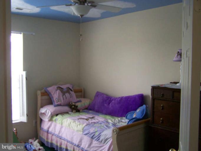 4446 Kentford Road Owings Mills, MD 21117 - Photo 16 of 27 Bedroom