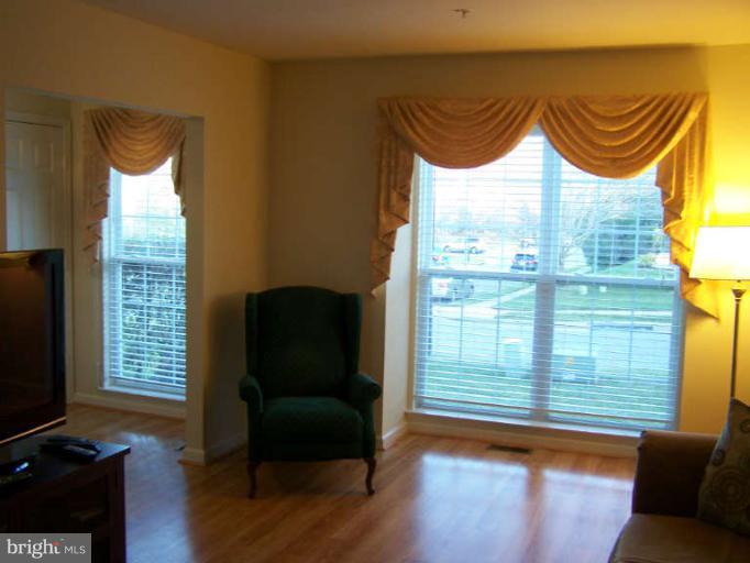 4446 Kentford Road Owings Mills, MD 21117 - Photo 8 of 27 Living Room