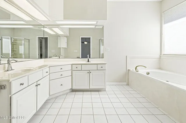 $2,200 | 56129 East Diamondhead Drive, Diamondhead, MS 39525