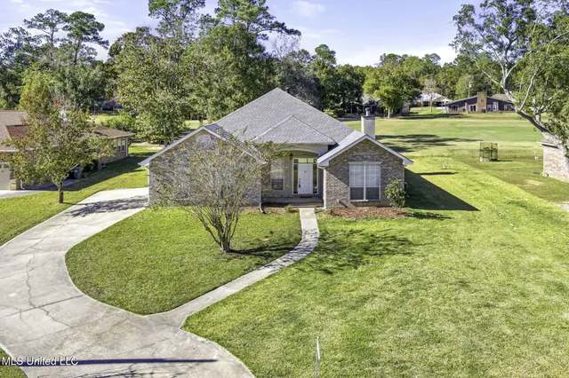 $2,200 | 56129 East Diamondhead Drive, Diamondhead, MS 39525