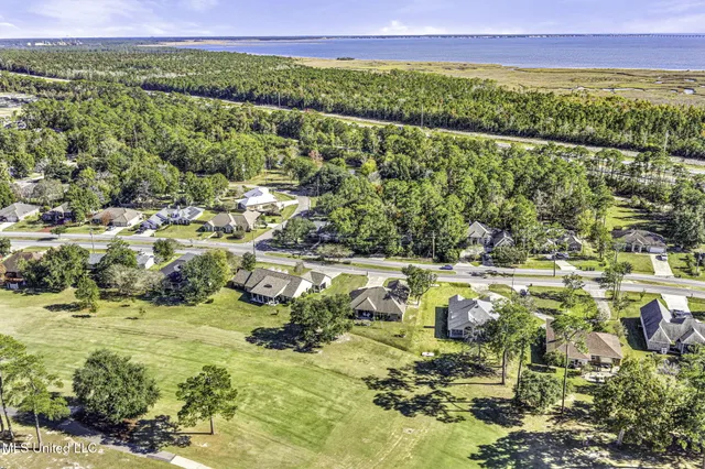 $2,200 | 56129 East Diamondhead Drive, Diamondhead, MS 39525