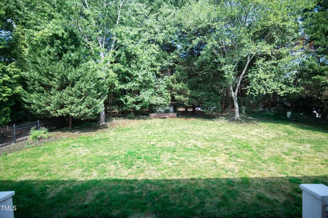 a view of an outdoor space