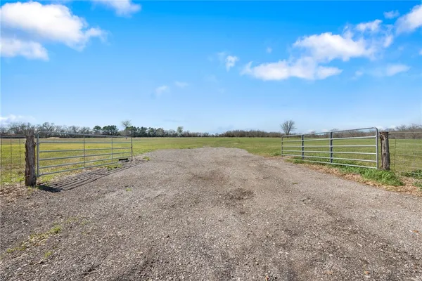 $244,900 | 379 Caldwell Tx 77836, Caldwell, TX 77836