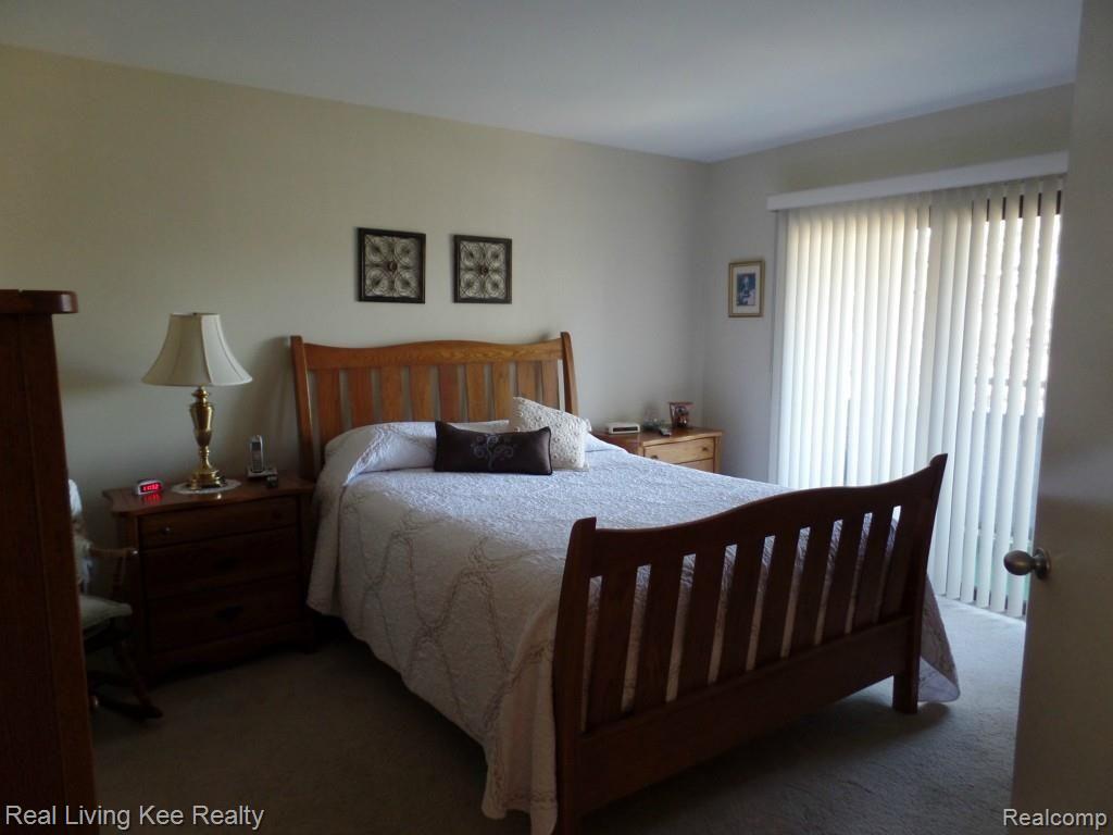 715 Eton Court, Unit 164 Rochester, MI 48307 - Photo 33 of 48 SAM_0666.jpg