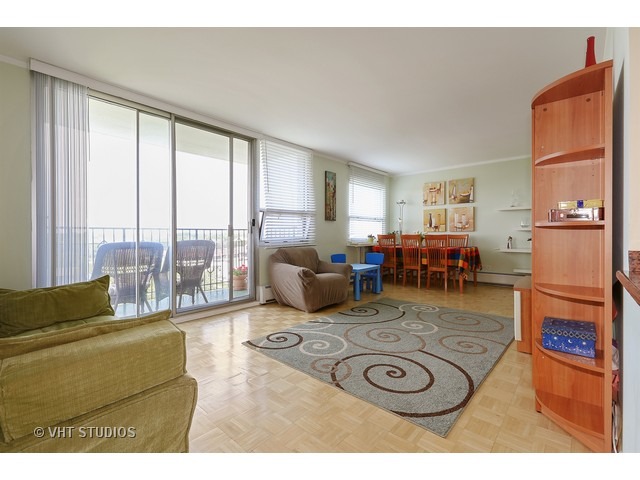 9009 West Golf Road, Unit 8F Des Plaines, IL 60016 - Photo 2 of 10