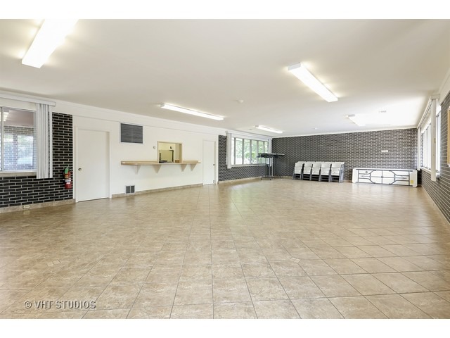 9009 West Golf Road, Unit 8F Des Plaines, IL 60016 - Photo 5 of 10