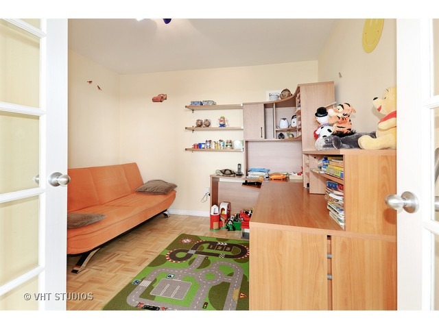 9009 West Golf Road, Unit 8F Des Plaines, IL 60016 - Photo 6 of 10
