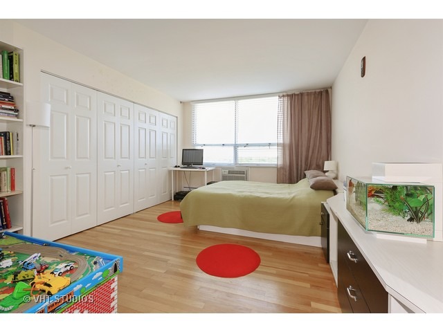9009 West Golf Road, Unit 8F Des Plaines, IL 60016 - Photo 7 of 10