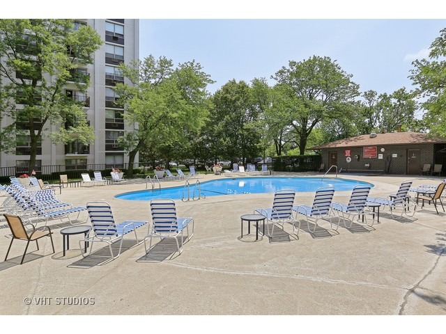 9009 West Golf Road, Unit 8F Des Plaines, IL 60016 - Photo 10 of 10