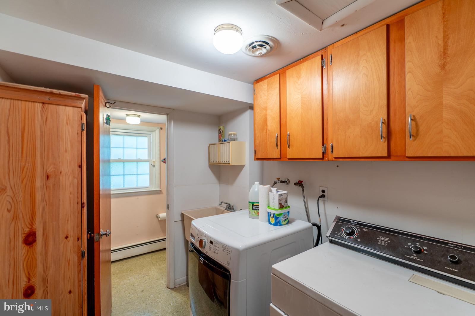 127 Deerfield Road Broomall, PA 19008 - Photo 51 of 78 Laundry room