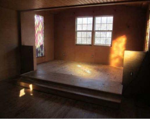 826 Parkwood Road Pittsburgh, PA 15210 - Photo 8 of 9 a view of empty room with window
