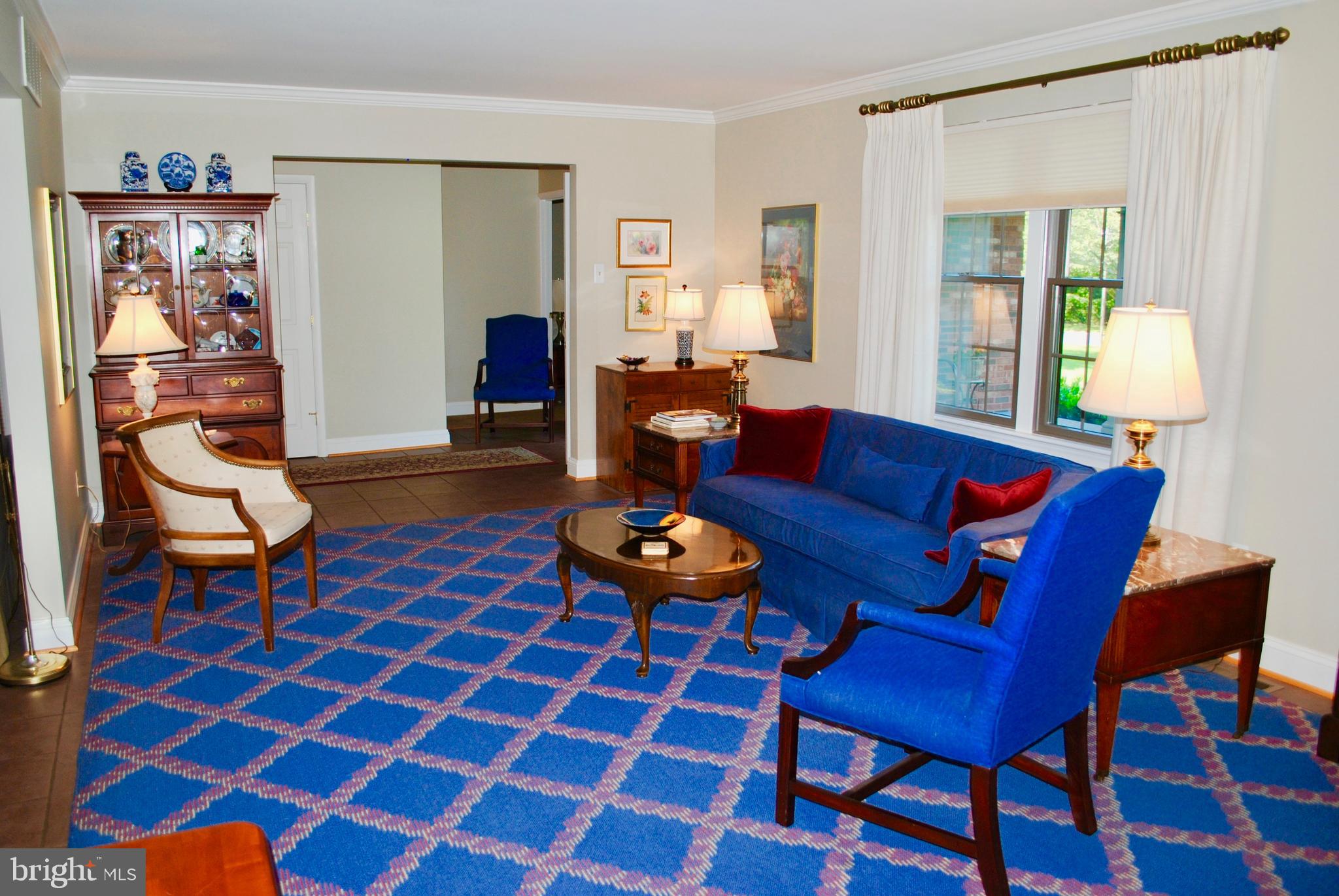 1423 Autumn Leaf Road Baltimore, MD 21286 - Photo 4 of 24 Living Room