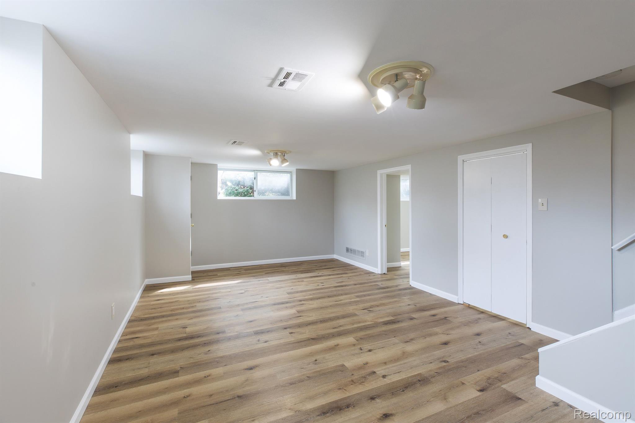 32375 Bonnet Hill Road Farmington, MI 48334 - Photo 26 of 36 Gallery Image 26