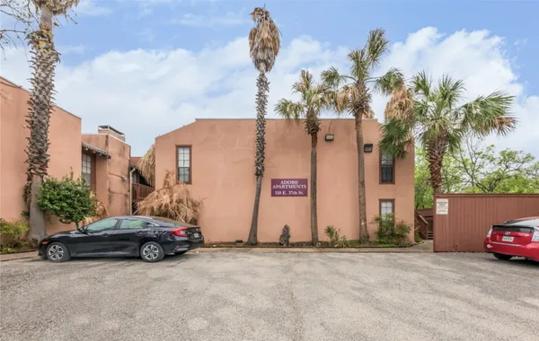 $1,075 | 110 East 37th Street, Unit 103, Austin, TX 78705