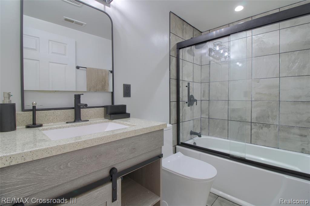 43216 Bemis Road Belleville, MI 48111 - Photo 26 of 38