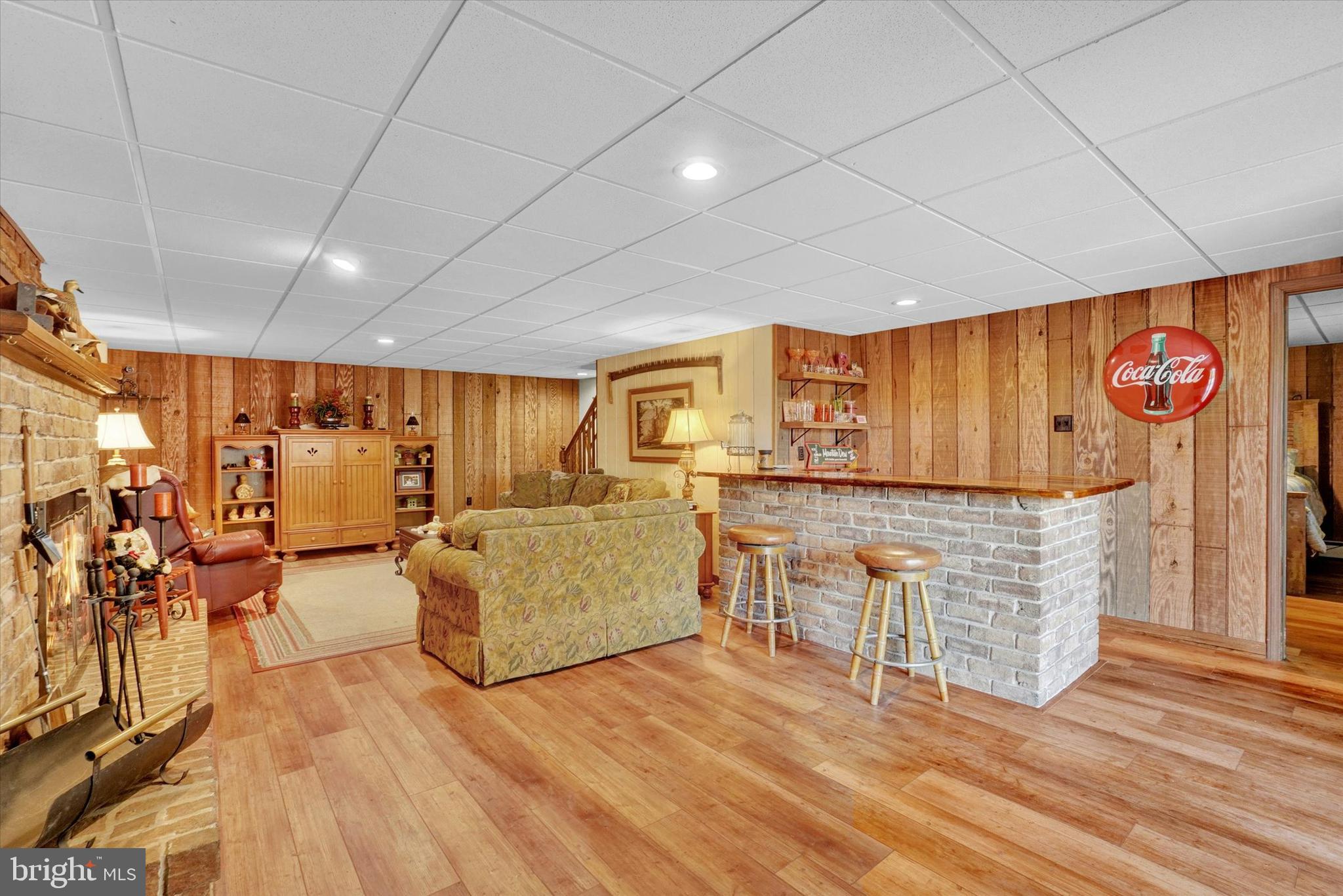 1700 Baker Road York, PA 17408 - Photo 24 of 34 built-in bar