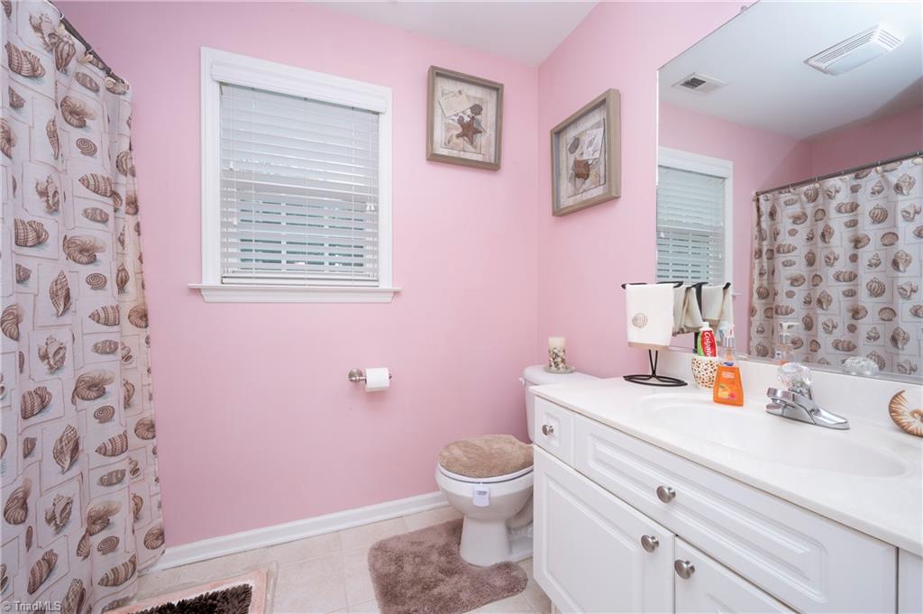 185 Redland Road Advance, NC 27006 - Photo 22 of 35 Full Bathroom #2