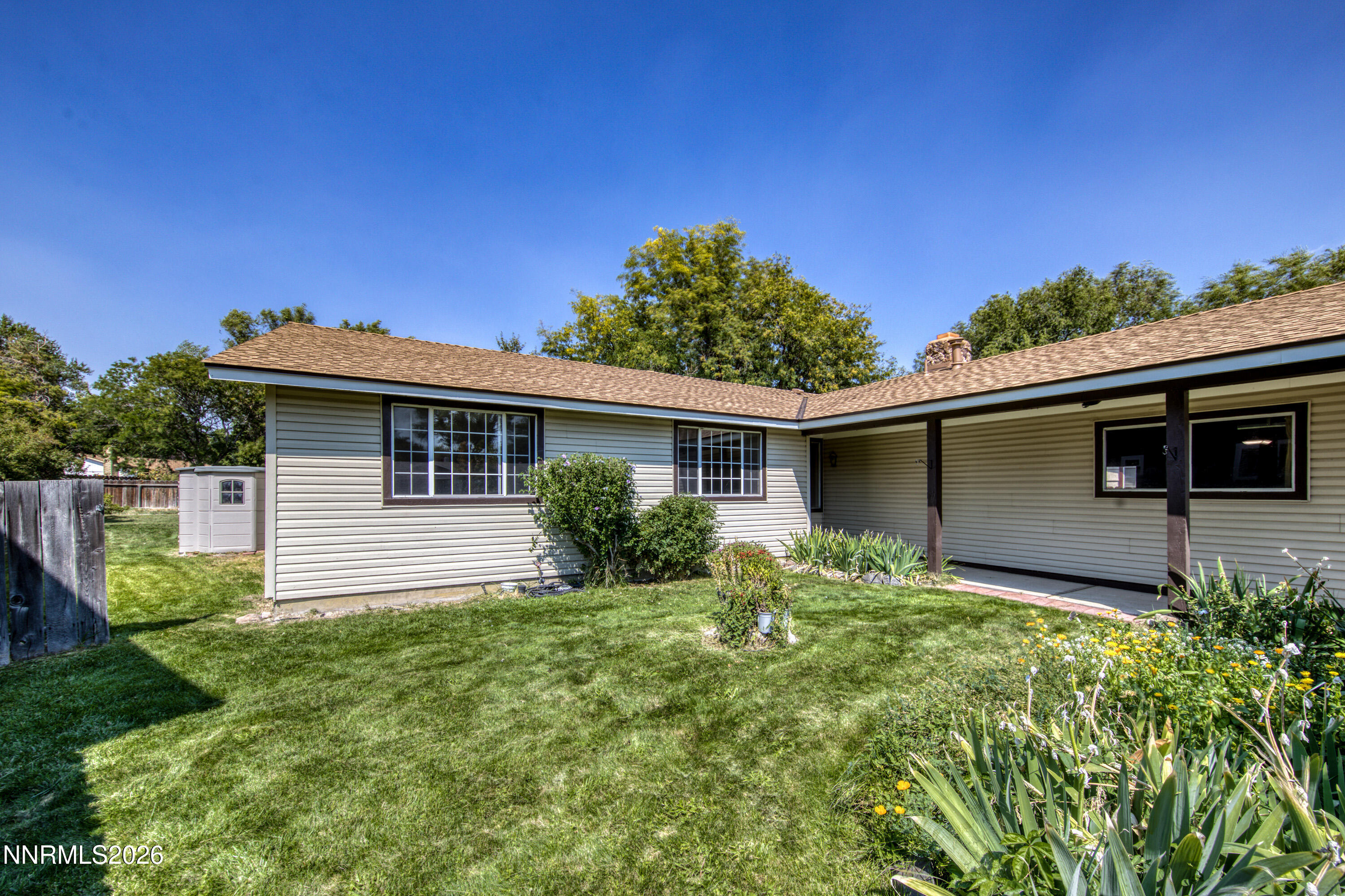 4125 Edrie Drive Reno, NV 89502 - Photo 3 of 28 Edrie4135-045