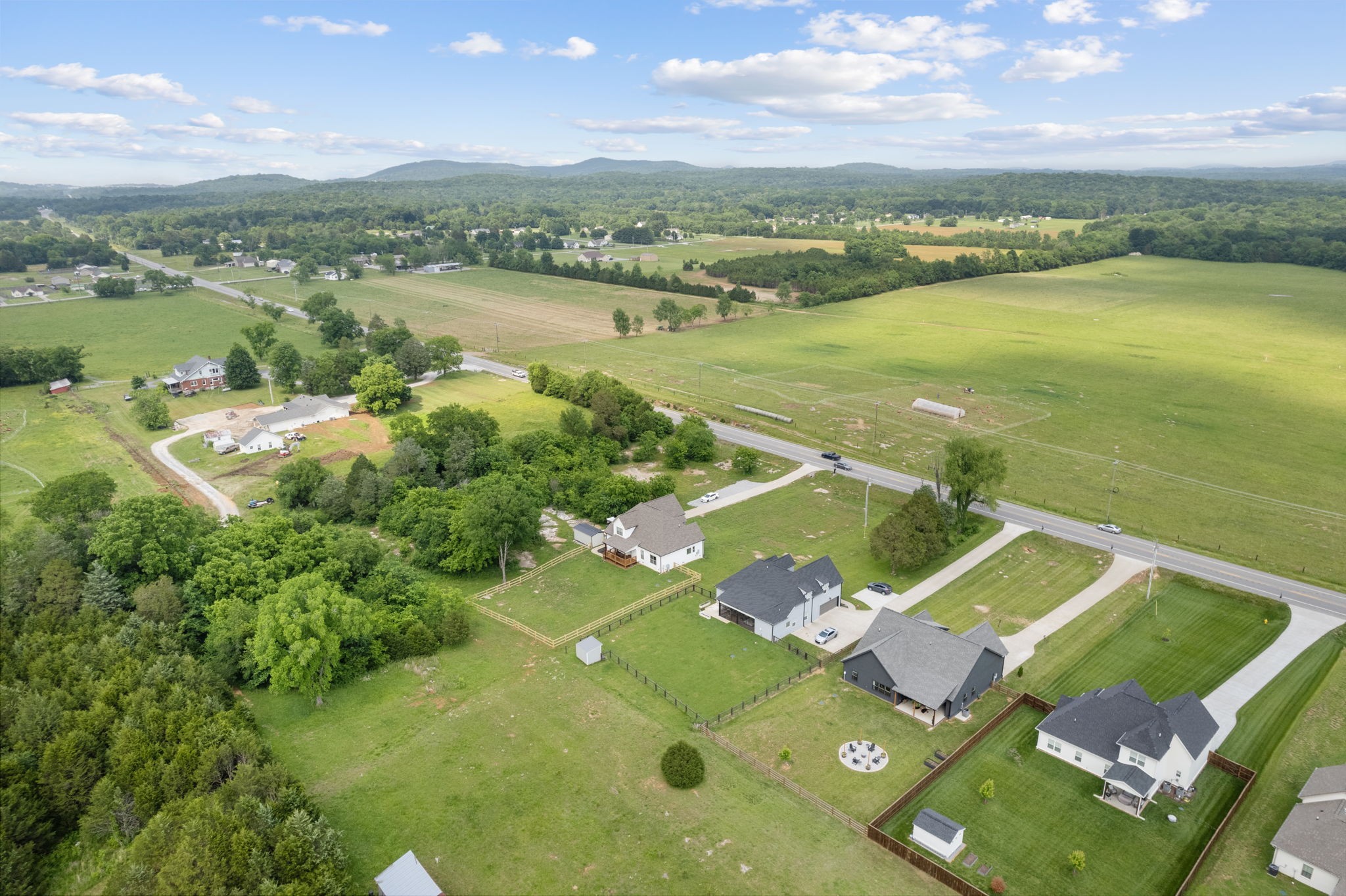 6560 Murfreesboro Road Lebanon, TN 37090 - Photo 41 of 43 a view of a city with an ocean