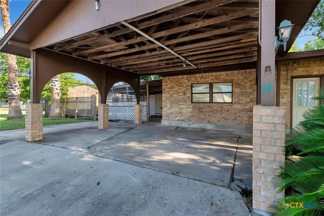 a view of parking area