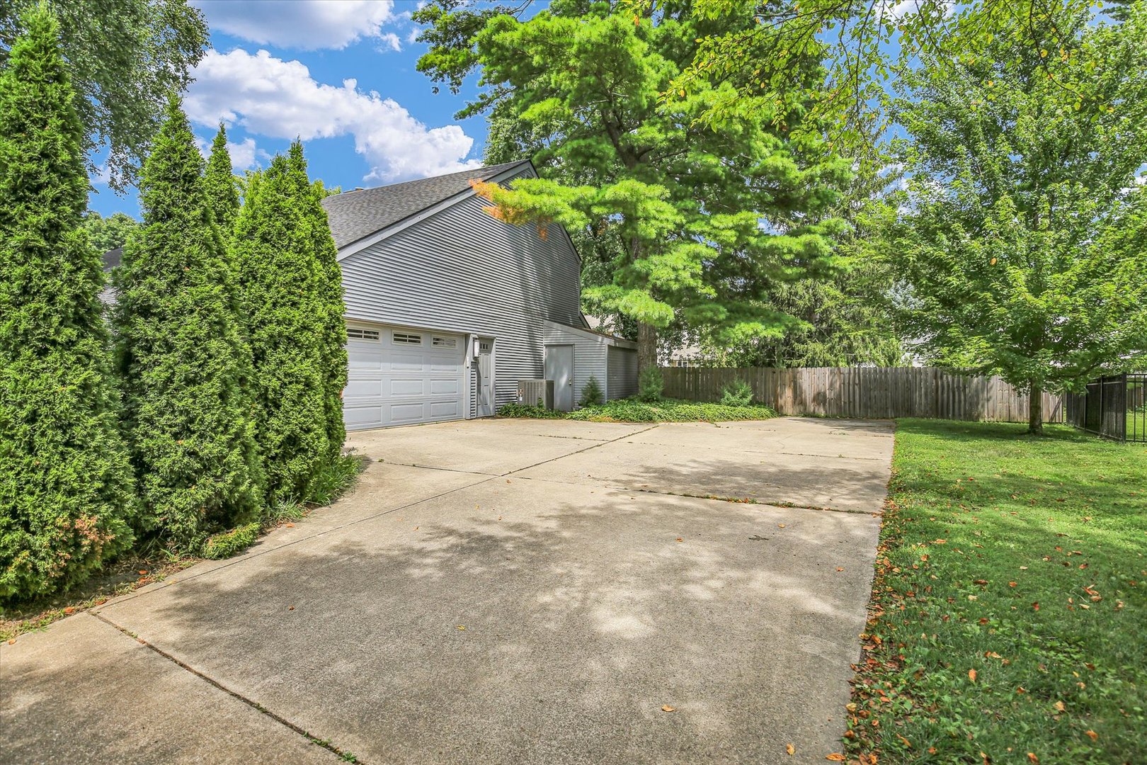 1912 Trout Valley Road Champaign, IL 61822 - Photo 4 of 45 Gallery Image 4