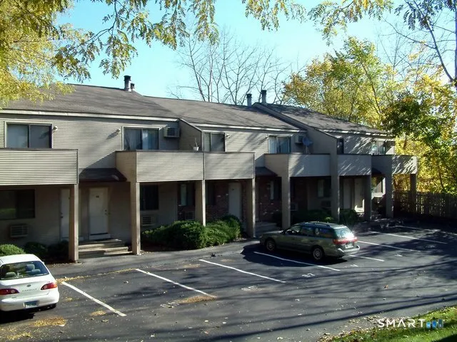 $1,995 | 124 Coalpit Hill Road, Unit 73, Danbury, CT 06810