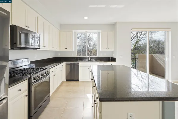 $830,000 | 207 Heligan Lane, Unit 8, Livermore, CA 94551