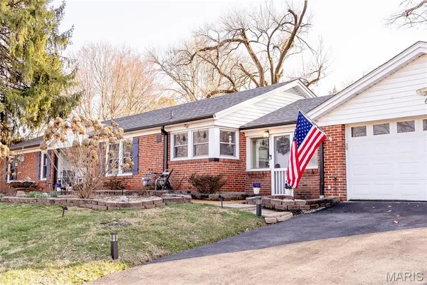 $265,000 | 6 Cardigan Drive, Ferguson, MO 63135