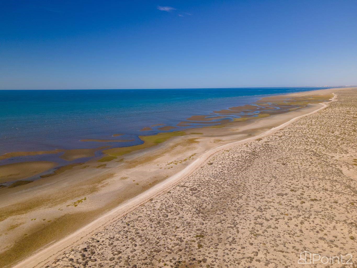 0 Predio La undefined, undefined 83550 - Photo 2 of 22 a view of beach and ocean