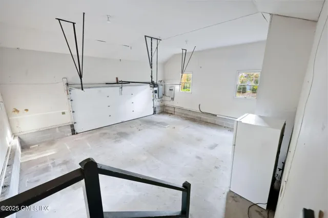 $15,000 | 35 Turner Drive, Greenwich, CT 06831