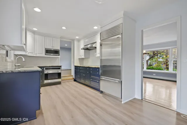 $15,000 | 35 Turner Drive, Greenwich, CT 06831