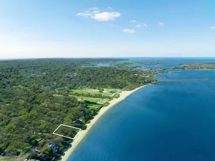 $3,995,000 | 11 Terry Drive, Sag Harbor, NY 11963