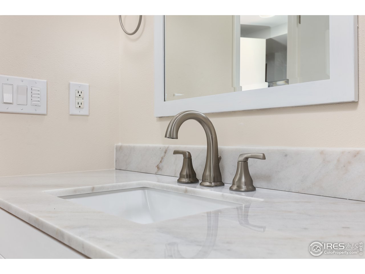 870 15th Street Boulder, CO 80302 - Photo 24 of 40 Lower level quartz bathroom