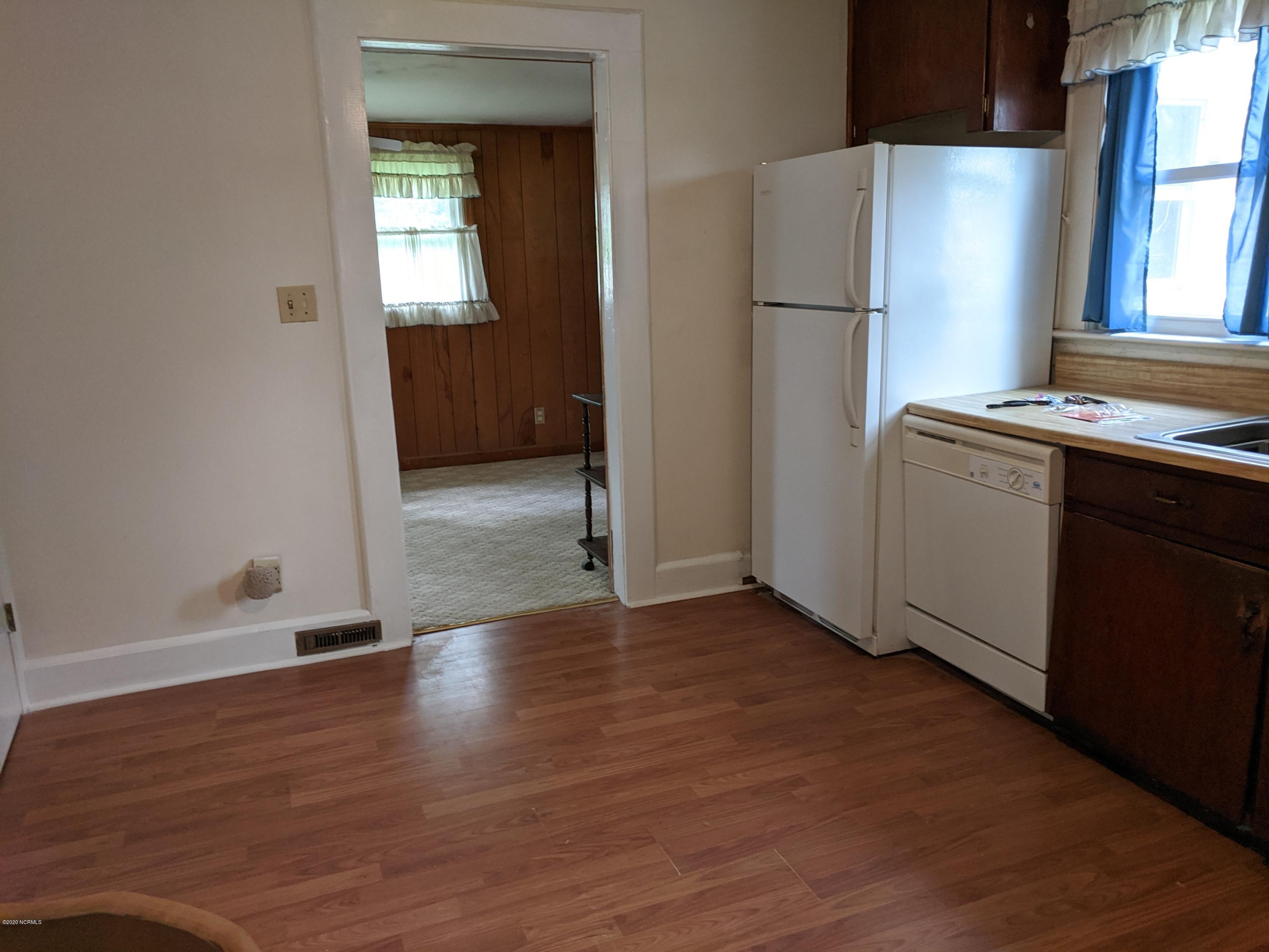 3902 Old Cherry Point Road New Bern, NC 28560 - Photo 8 of 21 3902 Old Cherry Point - kitchen
