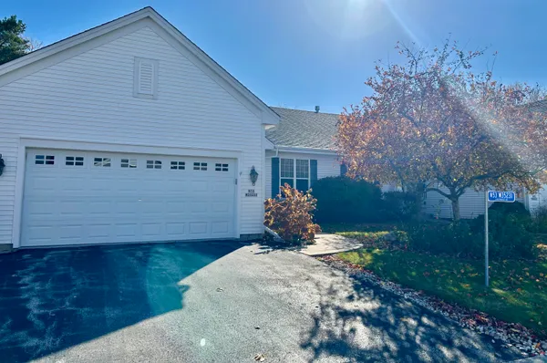 $525,000 | N53-w35231 Lighthouse Lane, Oconomowoc, WI 53066