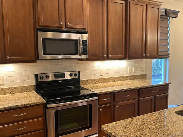 $525,000 | N53-w35231 Lighthouse Lane, Oconomowoc, WI 53066