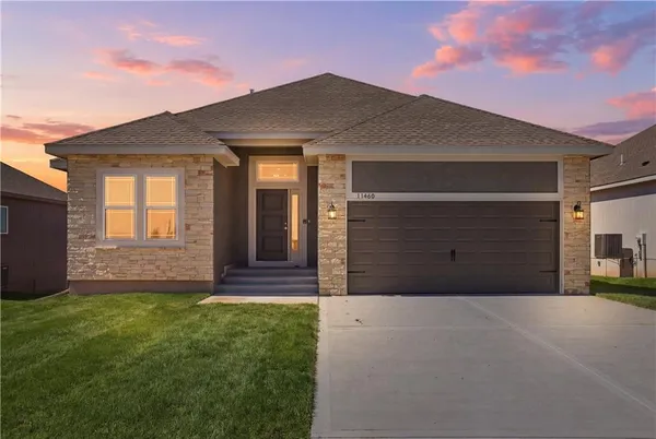 $506,240 | 11460 North Auburndale Circle, Kansas City, MO 64157