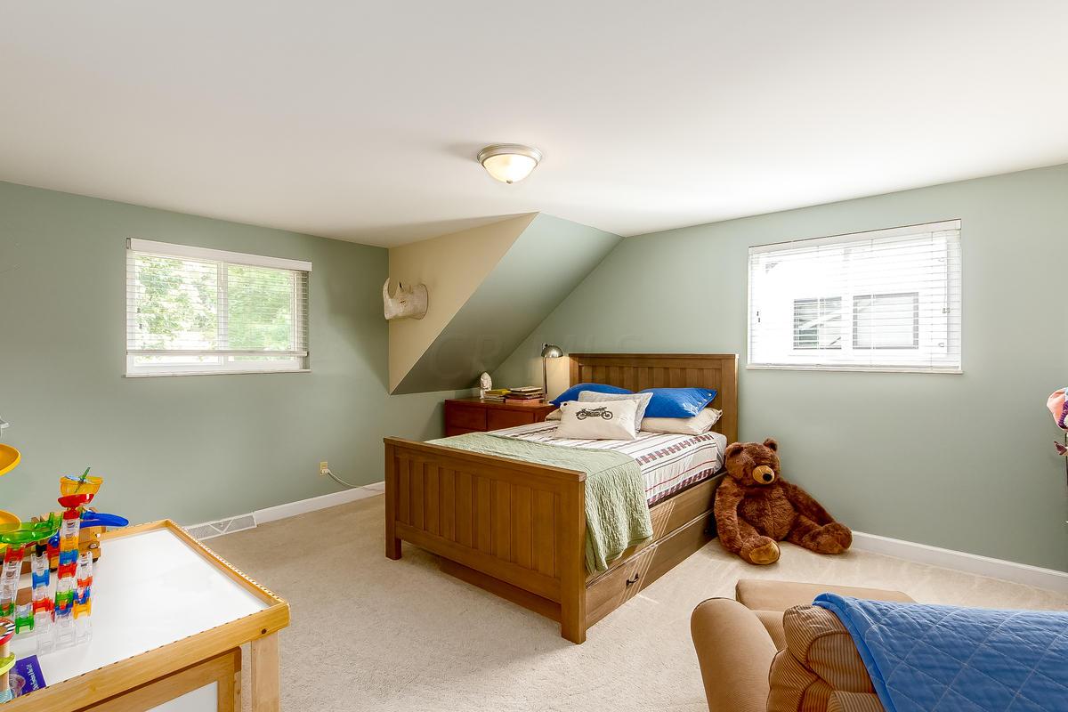 1777 Wyandotte Road Upper Arlington, OH 43212 - Photo 17 of 31