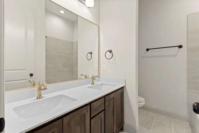 $714,900 | 137 Lila Lake Drive, Waxahachie, TX 75165