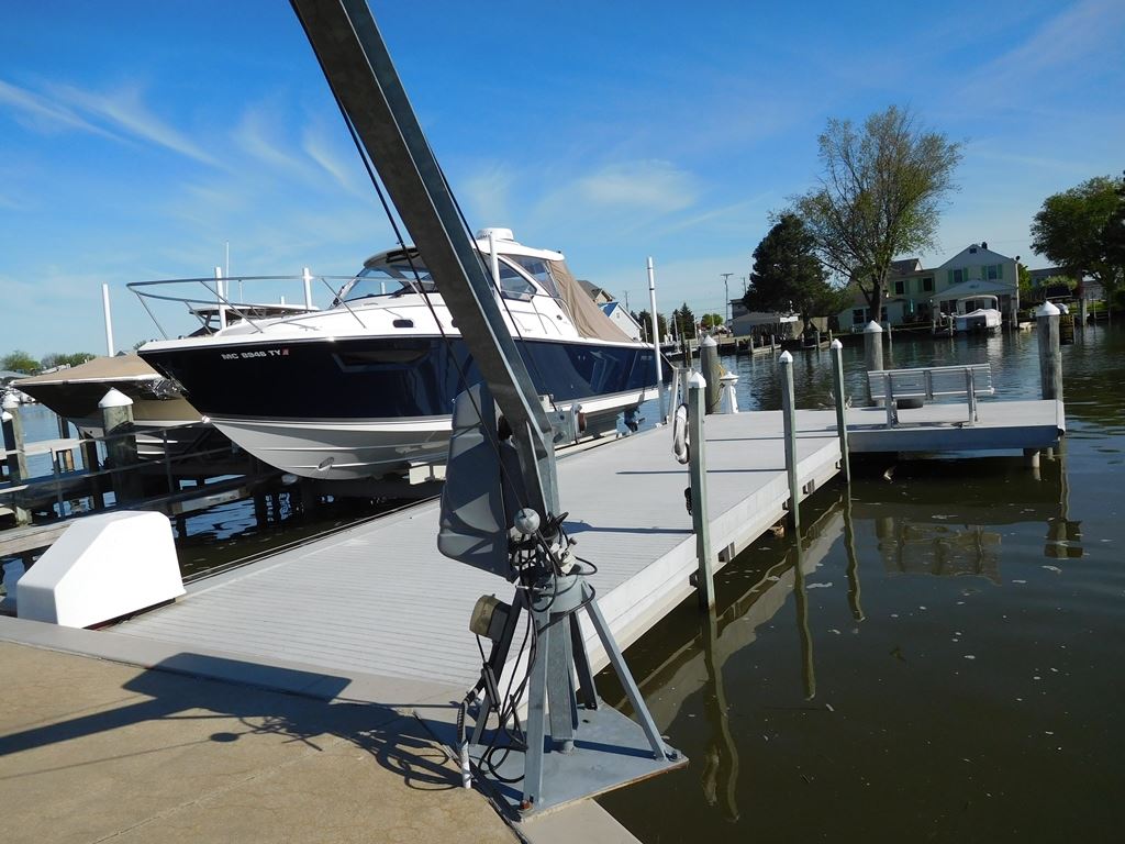 32417 South River Road Harrison Township, MI 48045 - Photo 4 of 97 5 BOAT WELLS