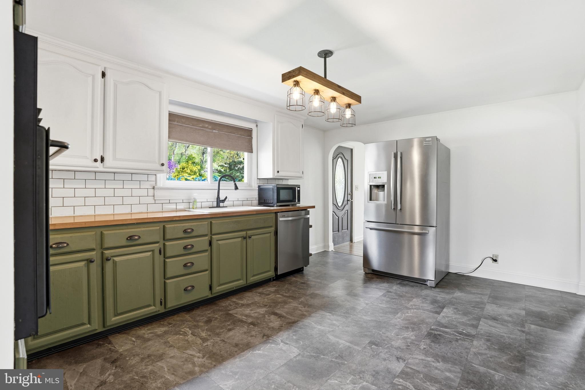 238 Kemp Road Barto, PA 19504 - Photo 10 of 68 Kitchen with Stainless steel appliances .