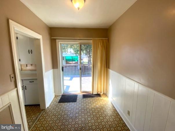 3494 Allen Road Eden, MD 21822 - Photo 10 of 38 a view of hallway with wooden floor and a rug