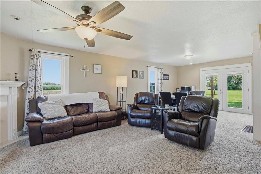 28821 South Famuliner Road Garden City, MO 64747 - Photo 4 of 23