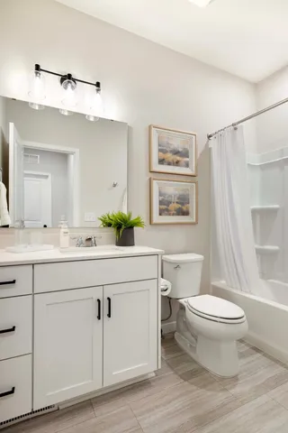 $579,600 | 5112 Airlake Drive, Woodbury, MN 55129