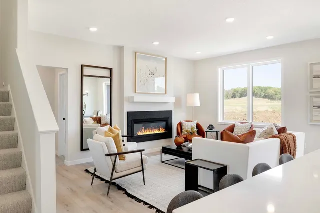 $579,600 | 5112 Airlake Drive, Woodbury, MN 55129