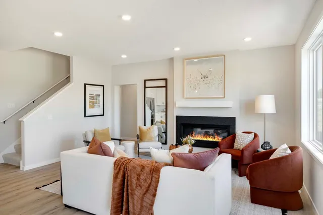 $579,600 | 5112 Airlake Drive, Woodbury, MN 55129