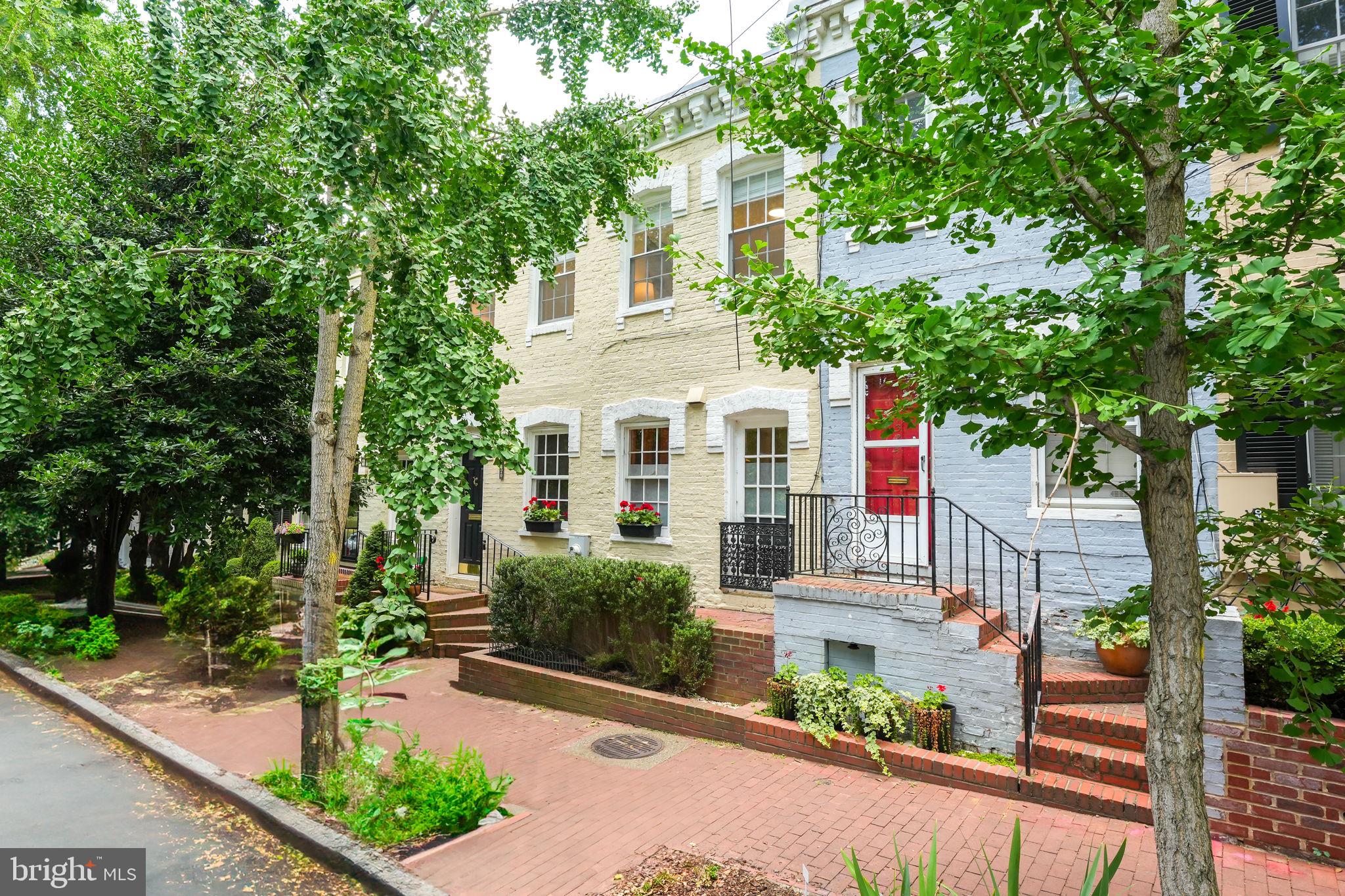 1320 27th Street Northwest Washington, DC 20007 - Photo 1 of 33